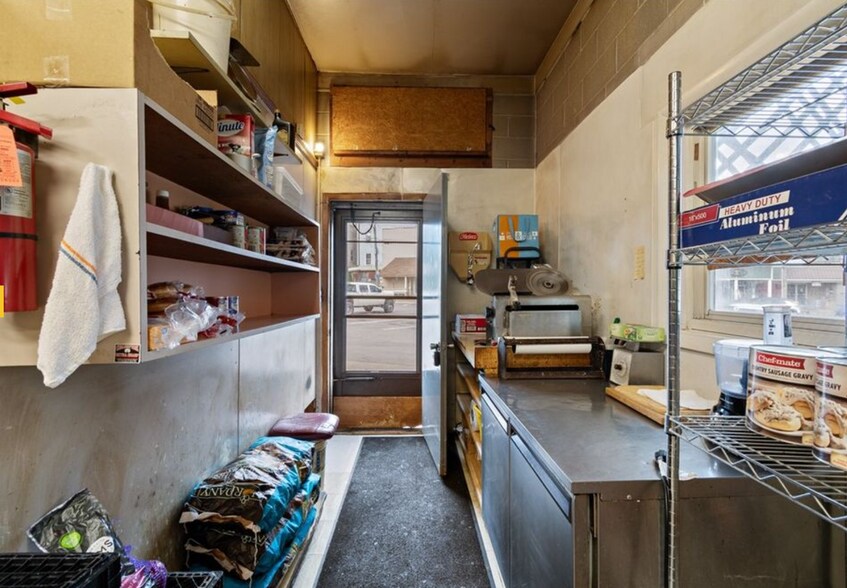 More Photos Of 6014 New Hartford St, Wolcott Restaurant For Sale