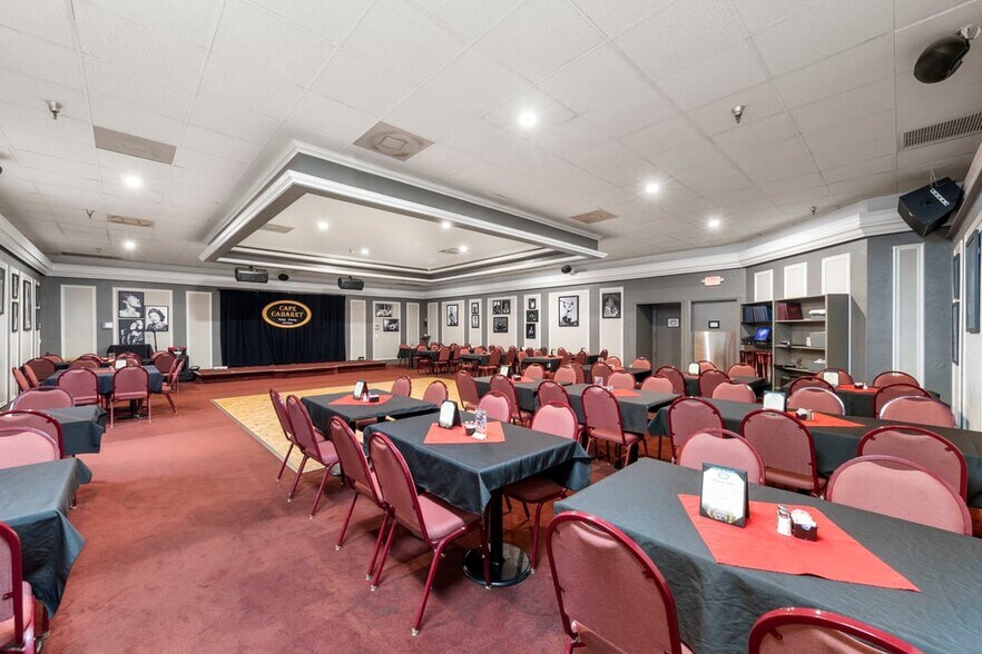 More Photos Of 4725 Vincennes Blvd, Cape Coral Restaurant For Sale