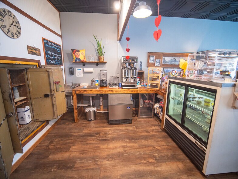 More Photos Of 2 E Main St, New Hampton General Retail For Sale