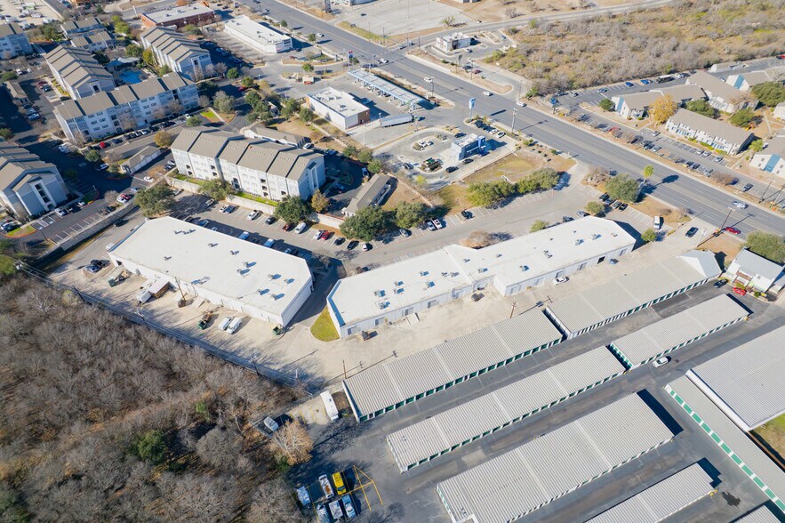 More Photos Of 8666 Huebner Rd, San Antonio Research And Development For Lease