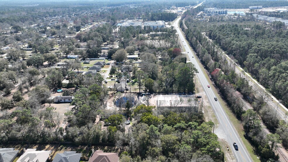 More Photos Of 14577 N Main St, Jacksonville Showroom For Sale