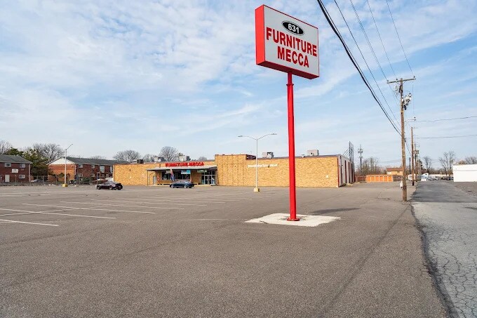 More Photos Of 611 W Brookdale St, Allentown General Retail For Sale
