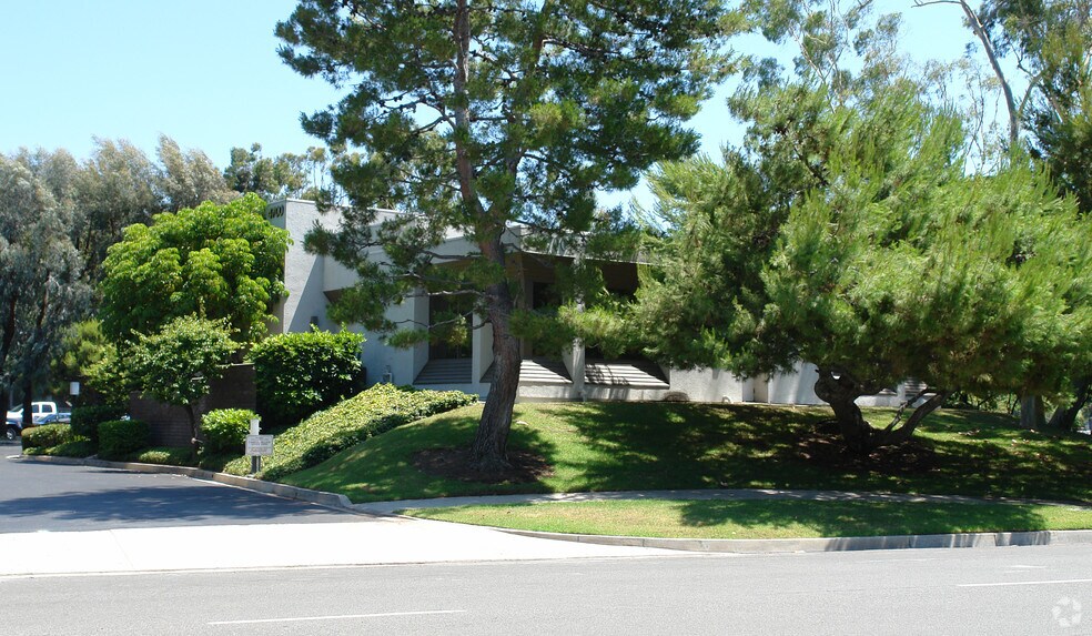 More Photos Of 4700 Teller Ave, Newport Beach Office For Lease
