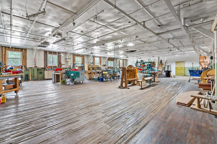 More Photos Of 500 Bridge St, Weissport Restaurant For Sale