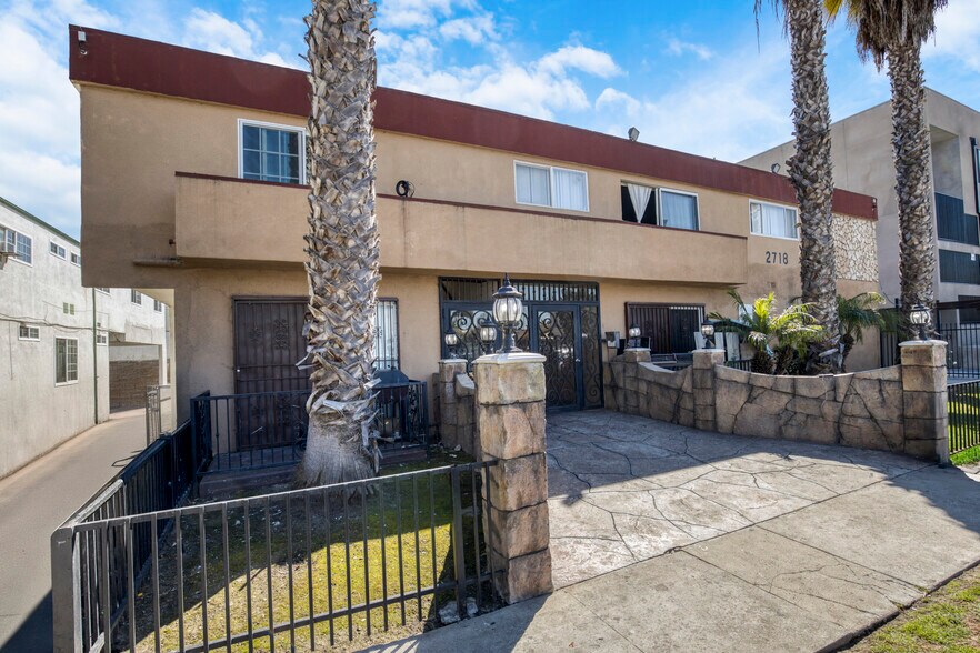 More Photos Of 2718 S Cochran Ave, Los Angeles Apartments For Sale