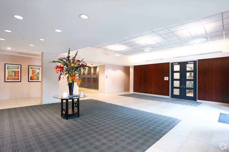 More Photos Of 101 Paramount Dr, Sarasota Office For Lease