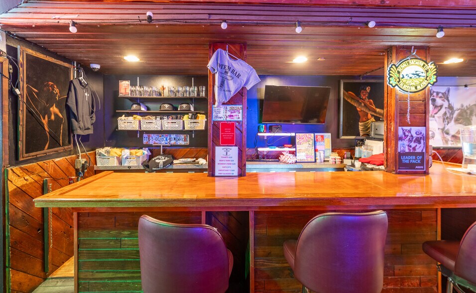 More Photos Of 314-316 Front St, Ketchikan Specialty For Sale