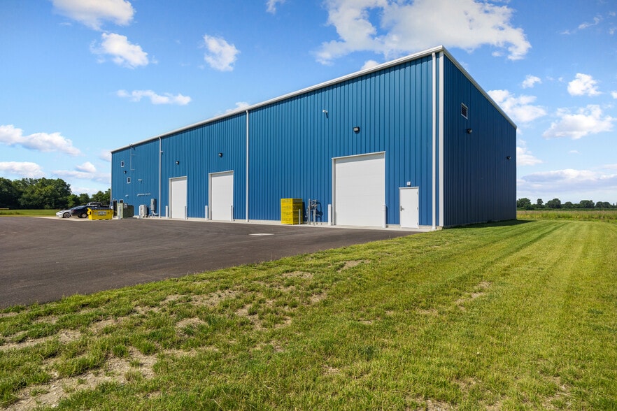 More Photos Of 19 Fort Monroe Industrial Pkwy, Monroeville Warehouse For Sale