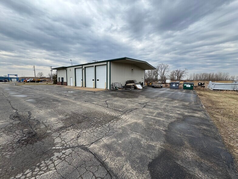 More Photos Of 2930 Conger Ct, Oshkosh Industrial For Sale
