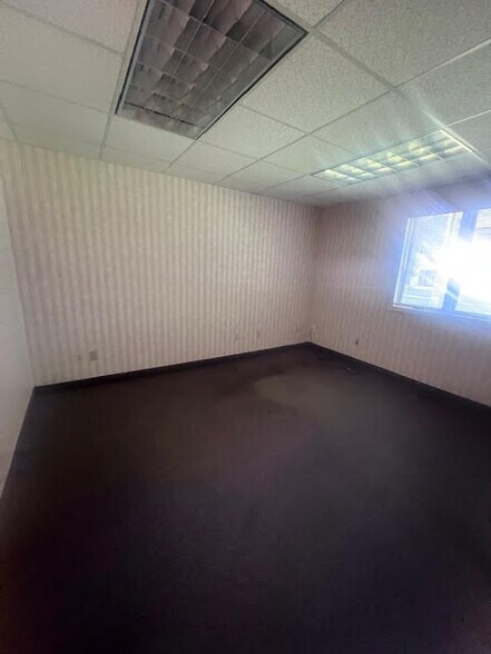 More Photos Of 480-496 White Spruce Blvd, Rochester Medical For Sale