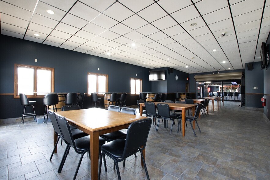 More Photos Of 740 Washington St, Wausau Bar For Sale