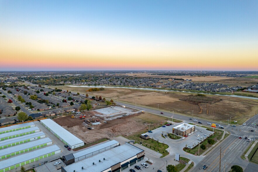 More Photos Of 1791 SW 34th St, Moore Land For Lease