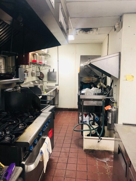 More Photos Of 224 Market St, Philadelphia Restaurant For Lease