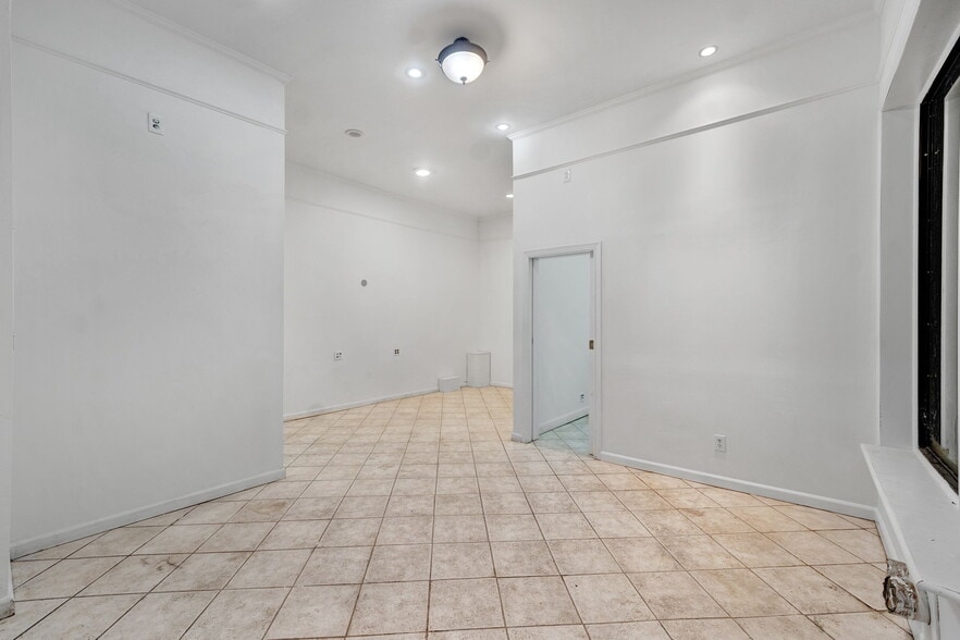 More Photos Of 230-02 S Conduit Ave, Jamaica Convenience Store For Sale