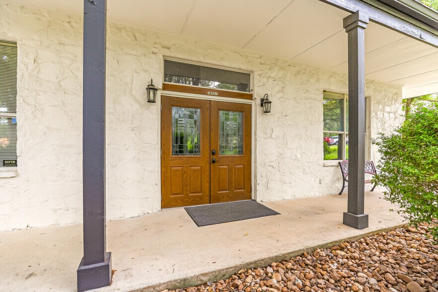 More Photos Of 18965 FM 2252, Garden Ridge Office For Sale
