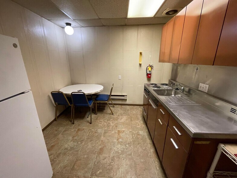 More Photos Of 1 S Frederick Ave, Oelwein Storefront Retail Residential For Sale
