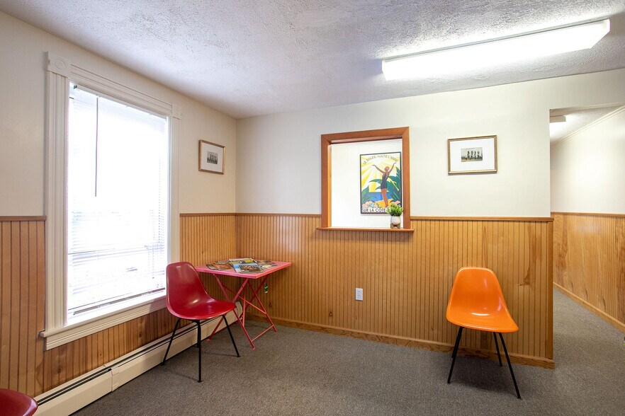 More Photos Of 30 Stockbridge Rd, Great Barrington Office Residential For Lease