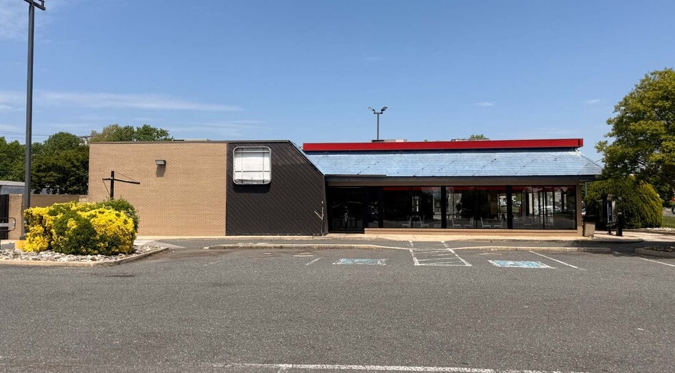 Primary Photo Of 8192 Ocean Gtwy, Easton Fast Food For Lease