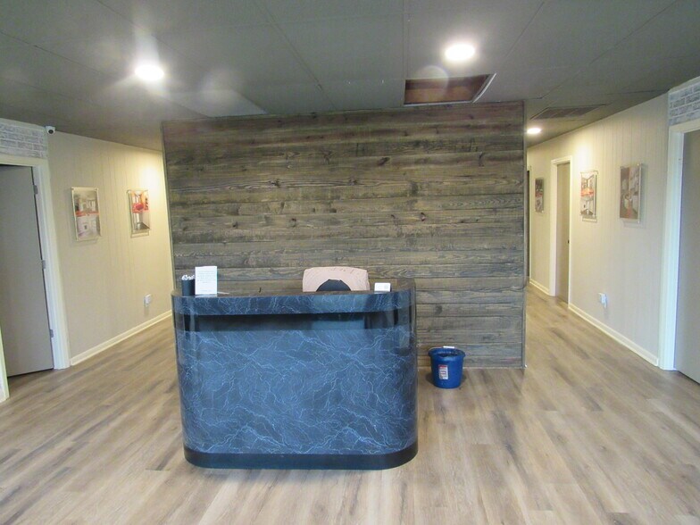 More Photos Of 127 Hemlock St, Columbus Office For Lease