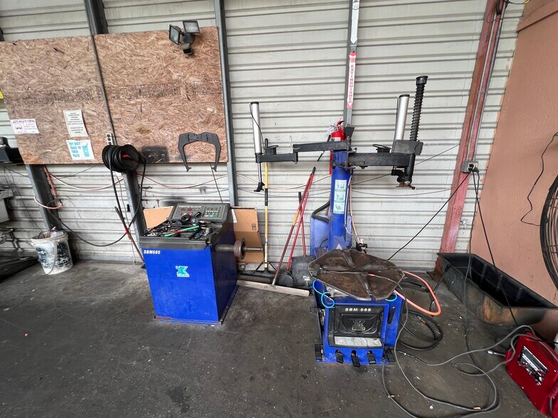 More Photos Of 2850 Roosevelt Blvd, Clearwater Freestanding For Sale