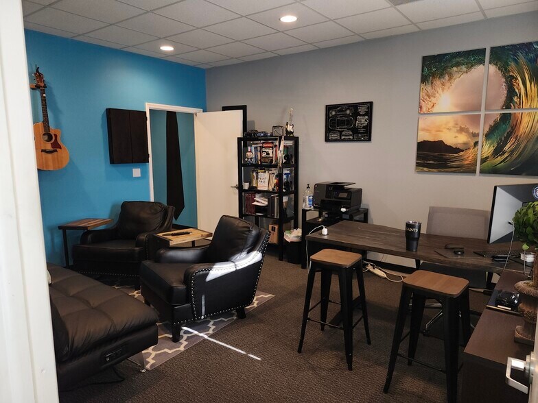 More Photos Of 3692 N Wickham Rd, Melbourne Office For Lease