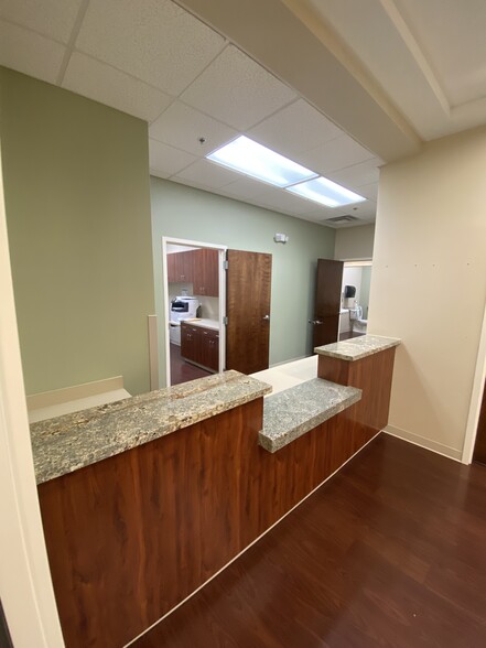 More Photos Of 3701 W Avalon Park Blvd, Orlando Medical For Lease