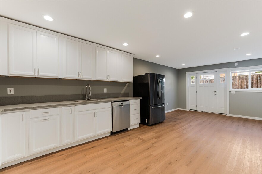 More Photos Of 2706 SE Spruce St, Hillsboro Healthcare For Sale