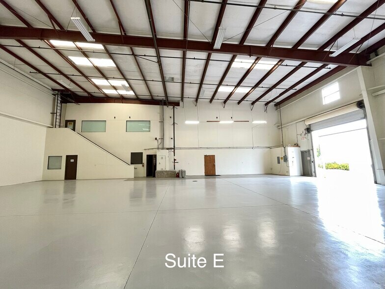 More Photos Of 3 offices, 3 warehouses: 1,200–4,876 SF, Lompoc Warehouse For Lease