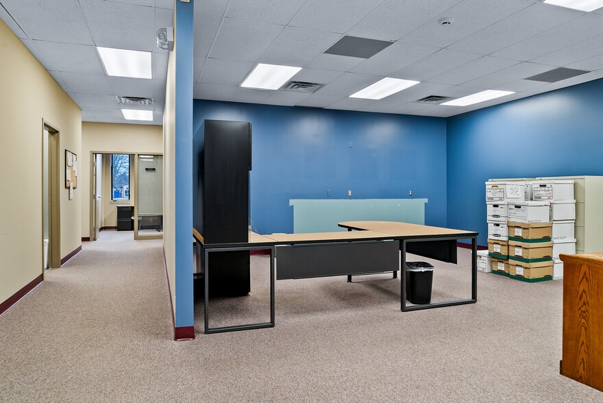 More Photos Of 5800 Gratiot Rd, Saginaw Office For Lease