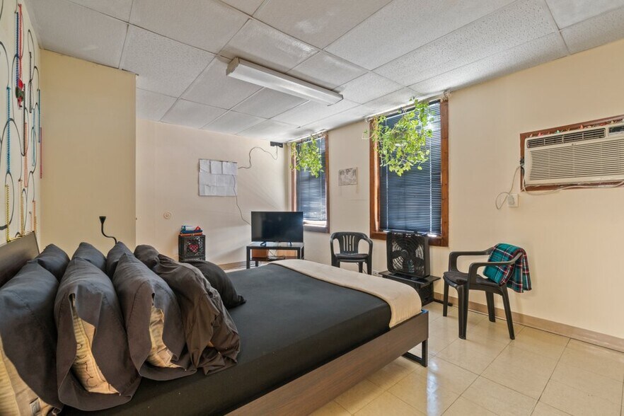 More Photos Of 2530 N Calvert St, Baltimore Office Residential For Sale