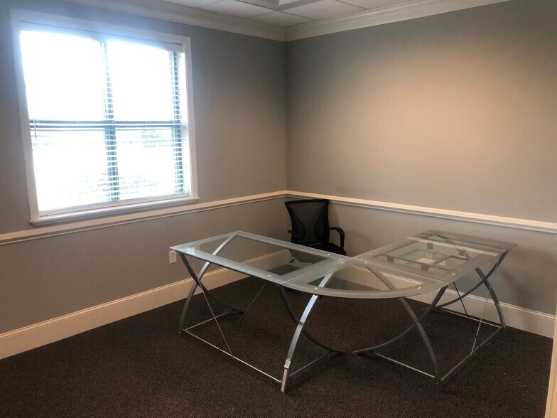 More Photos Of 13310 S Ridge Dr, Charlotte Medical For Lease