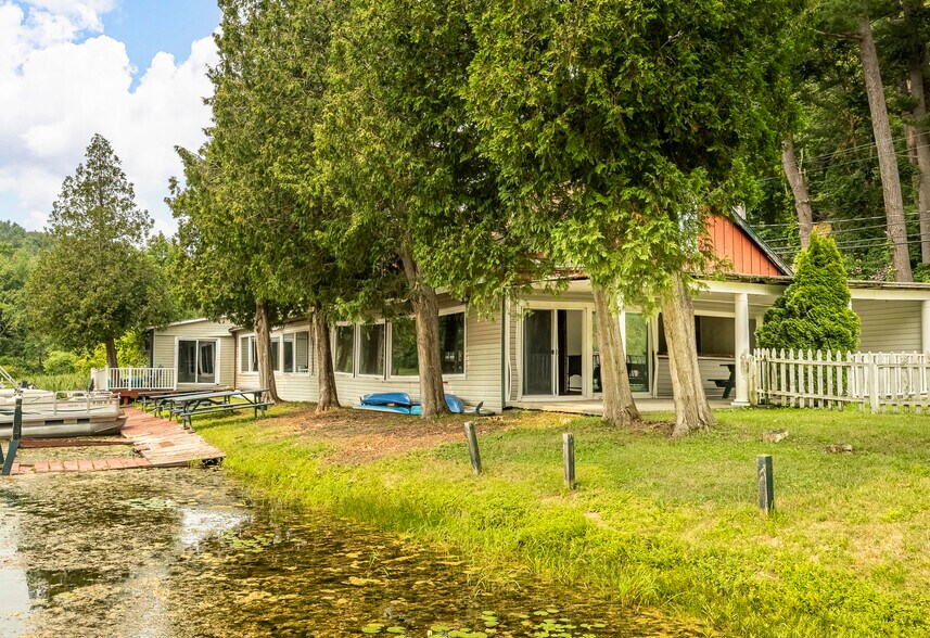 More Photos Of 42 Queechy Lake Dr, Canaan Restaurant For Sale