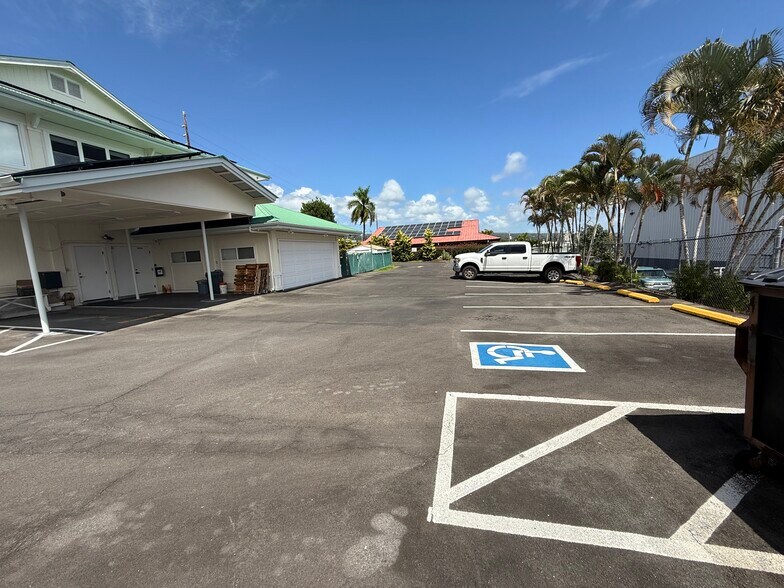More Photos Of 707 Kinoole St, Hilo Freestanding For Lease