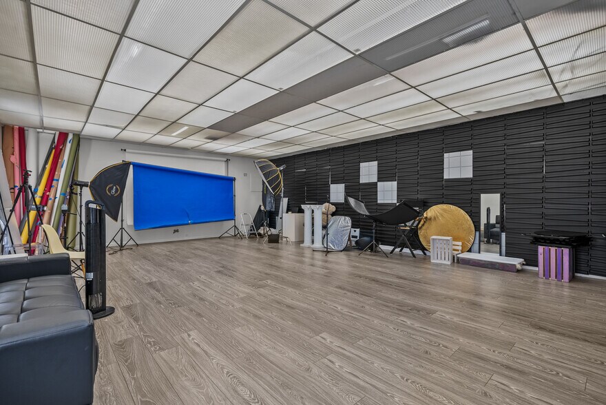 More Photos Of 13663 Prairie Ave, Hawthorne Office For Sale