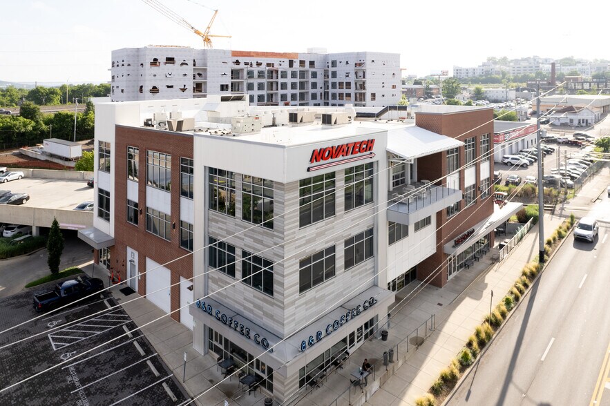 More Photos Of 4106 Charlotte Ave, Nashville Office For Sale