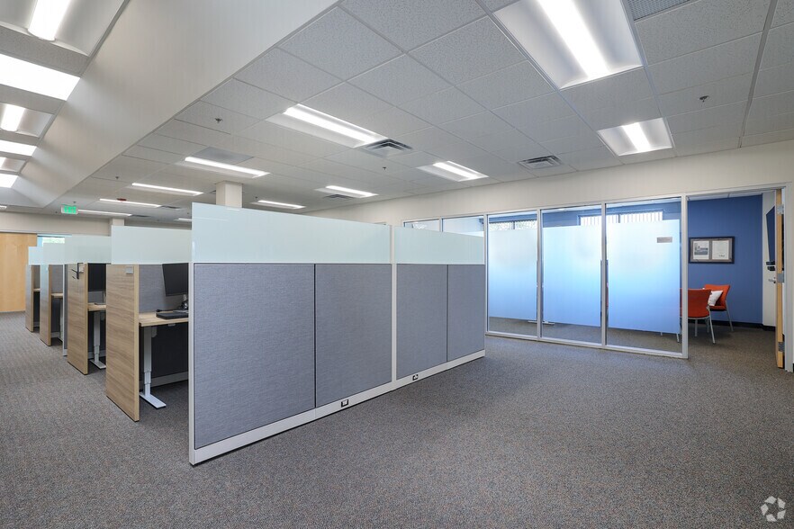 More Photos Of 34 Commerce Way, Woburn Research And Development For Lease