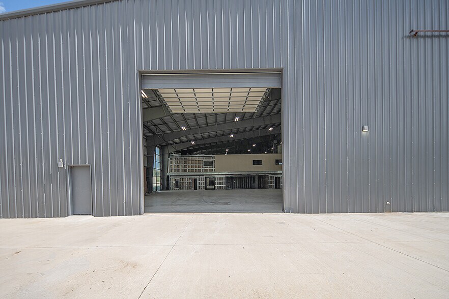More Photos Of 1771 Robinson Road, Grand Prairie Warehouse For Sale