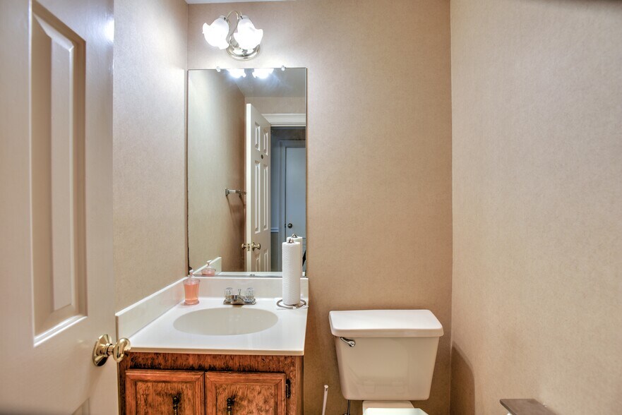 More Photos Of 2601 Commons Blvd, Augusta Office For Lease