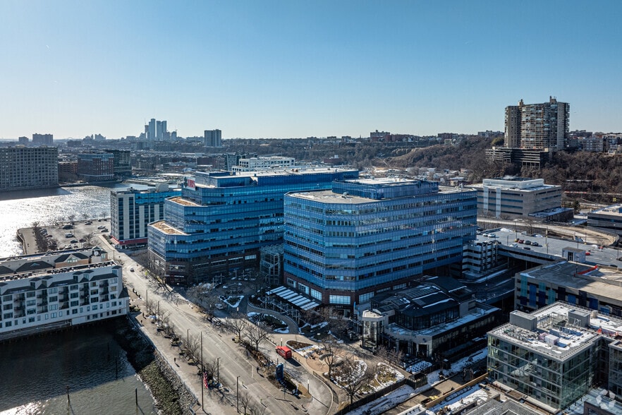 More Photos Of 1000 Harbor Blvd, Weehawken Office For Lease