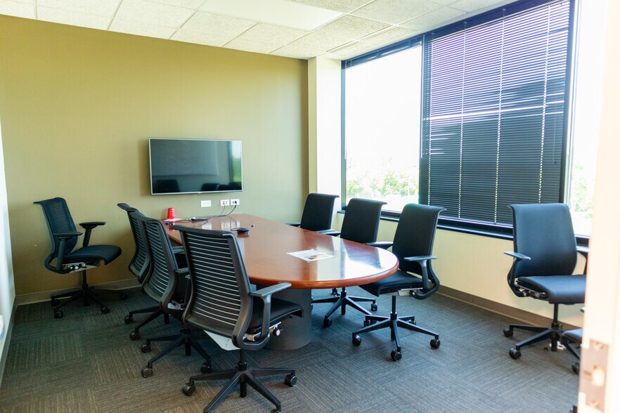 More Photos Of 313 Blettner Blvd, Madison Office For Sale