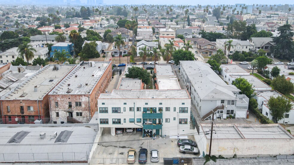 More Photos Of , Los Angeles Multifamily For Sale