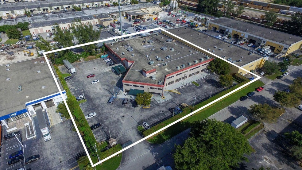 More Photos Of 6955 NW 52nd St, Miami Office For Sale