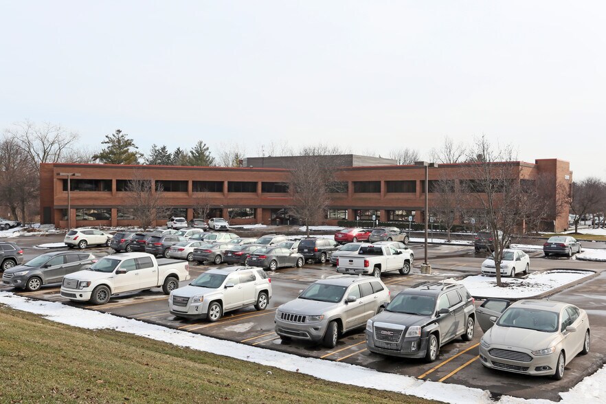 More Photos Of 32100 Telegraph Rd, Bingham Farms Medical For Lease