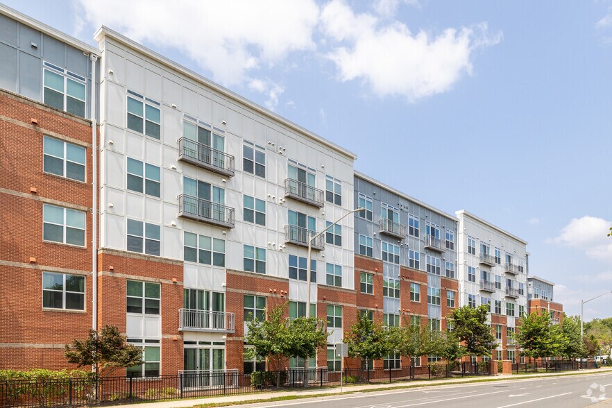 More Photos Of 9142 Richmond Hwy, Fort Belvoir Apartments For Lease