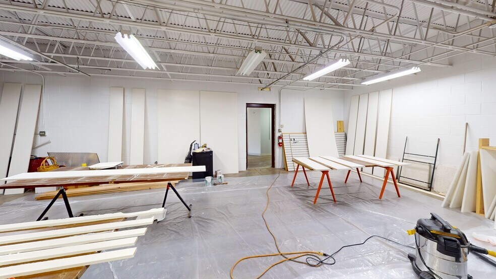More Photos Of 236 W Northwest Hwy, Barrington Storefront Retail Office For Sale