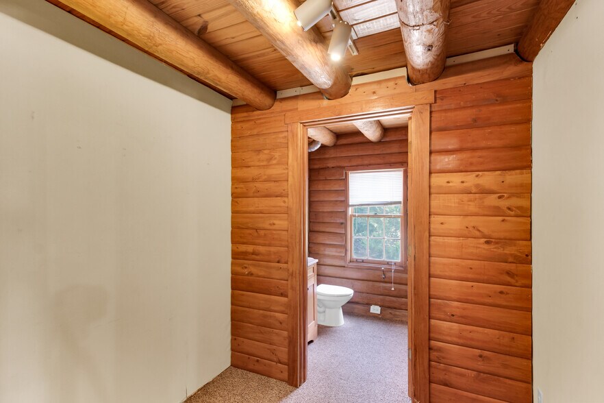 More Photos Of 100 Quest Ct, Keller Office For Sale