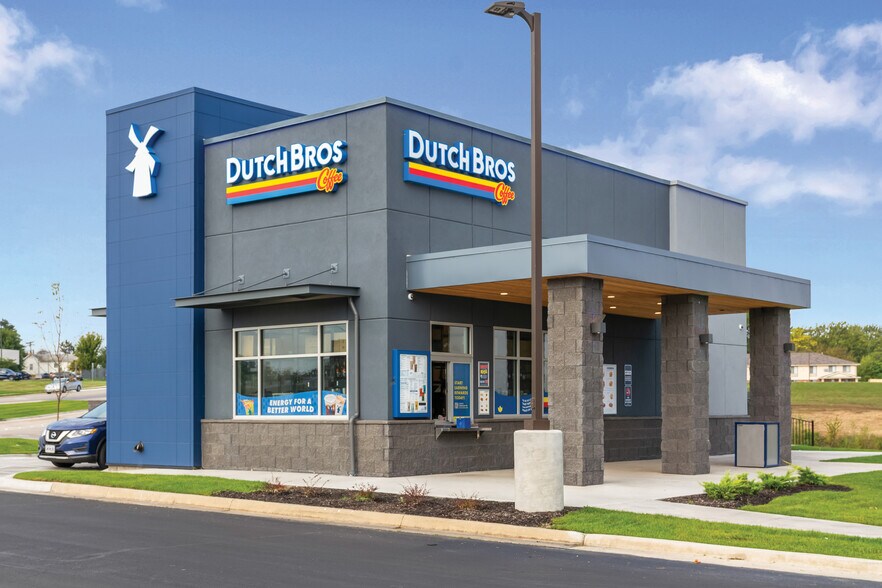 Primary Photo Of 325 E Russell Ave, Warrensburg Fast Food For Sale