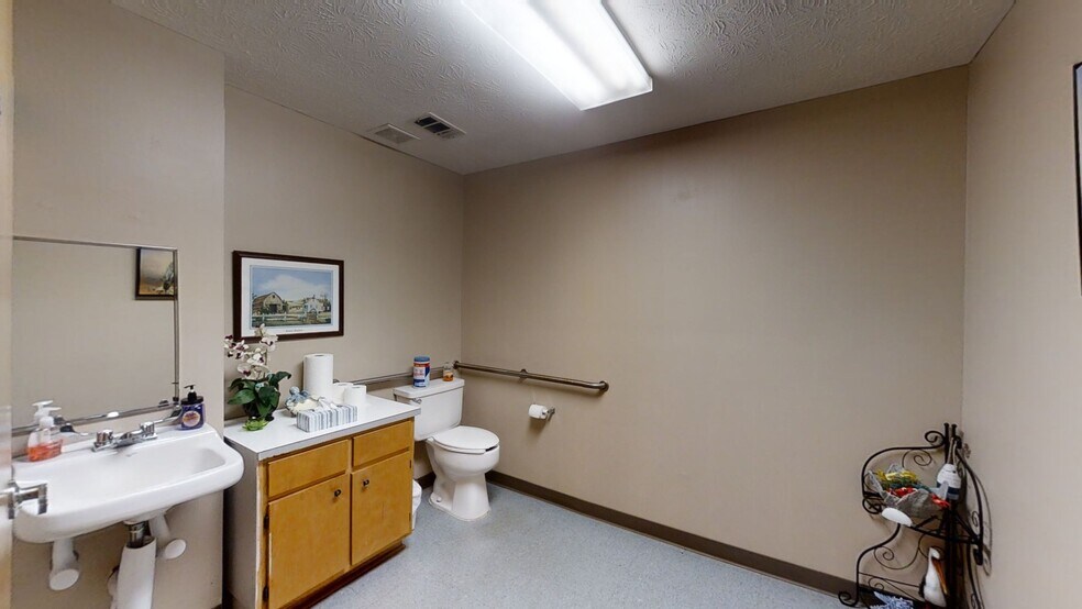 More Photos Of 1001 25th Ave, Phenix City Office For Sale