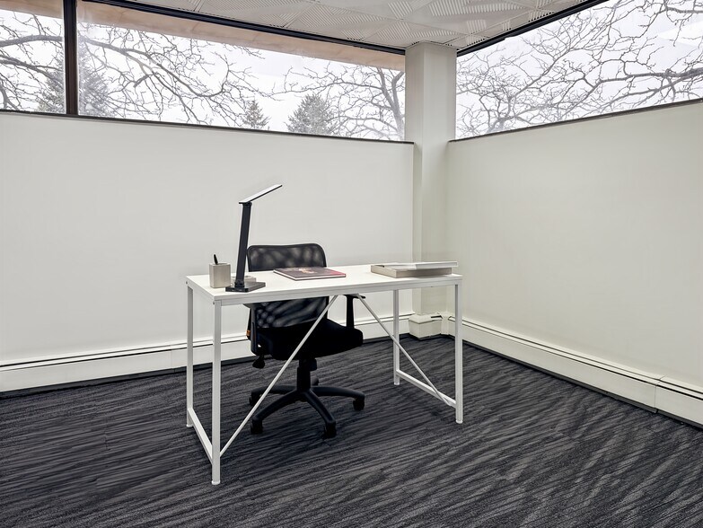 More Photos Of 6450 Farmington Rd, West Bloomfield Coworking Space