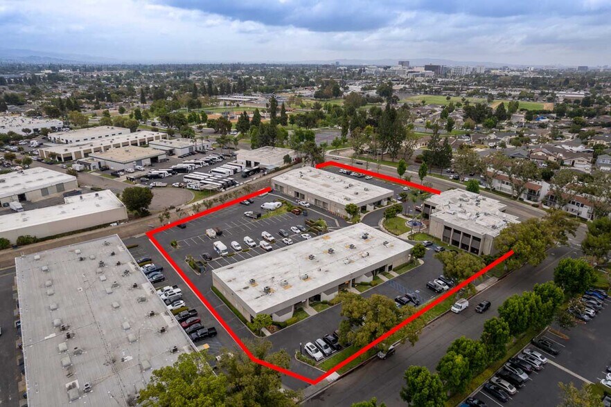 More Photos Of 1717-1745 W Orangewood Ave, Orange Office For Sale